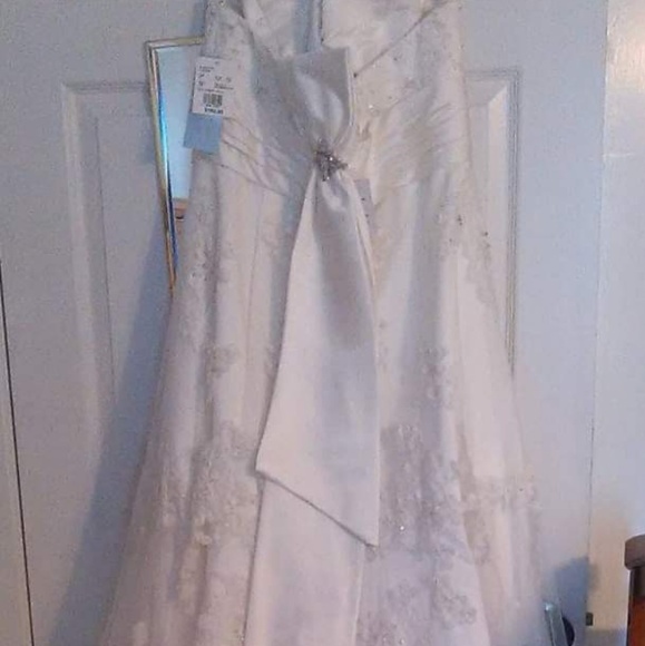 Oleg Cassini allover lace a-line halter ivory - Picture 7 of 8